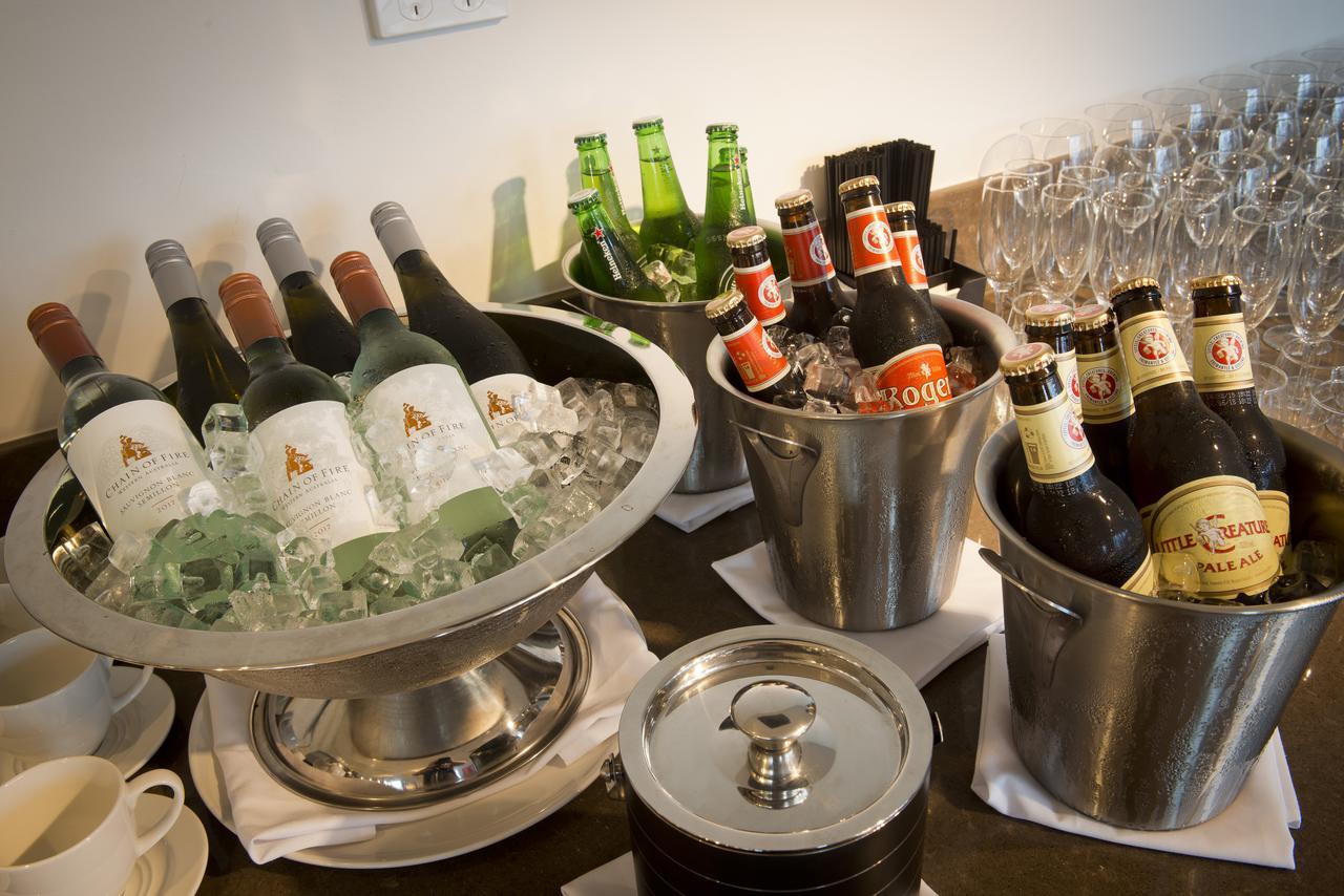 Pullman Brisbane Airport Ξενοδοχείο Εξωτερικό φωτογραφία Beer and wine on ice